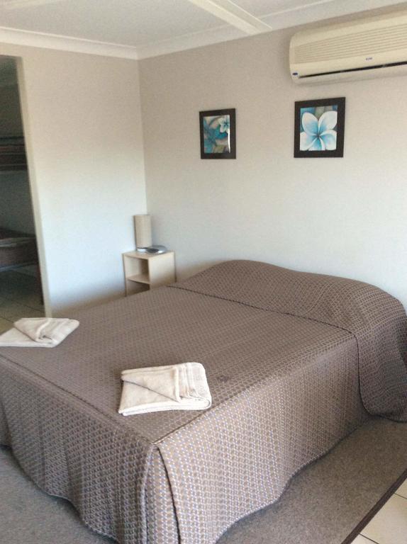 The Gallery Motor Inn Dalby Room photo
