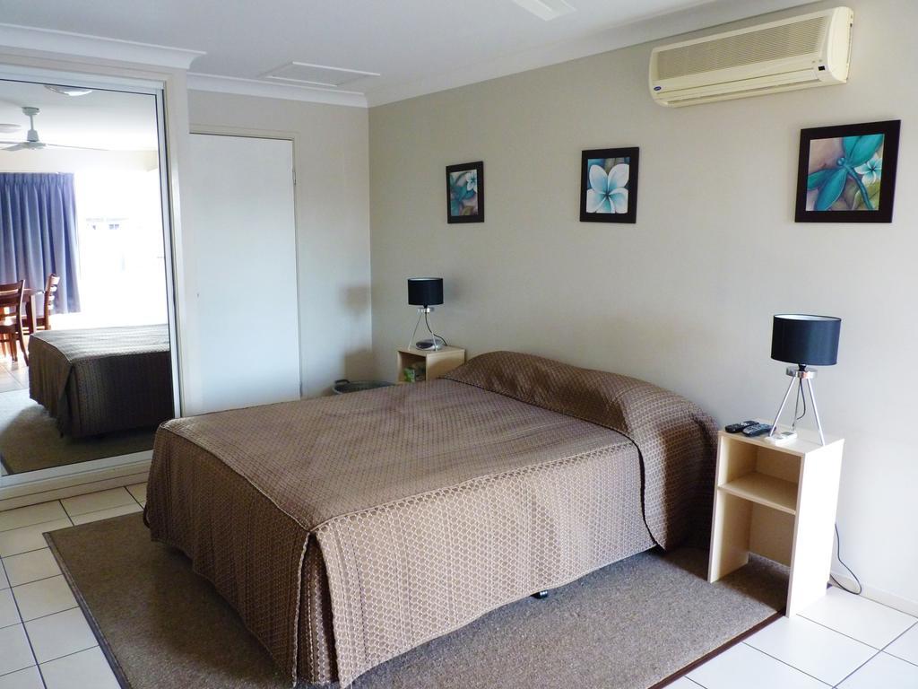 The Gallery Motor Inn Dalby Room photo