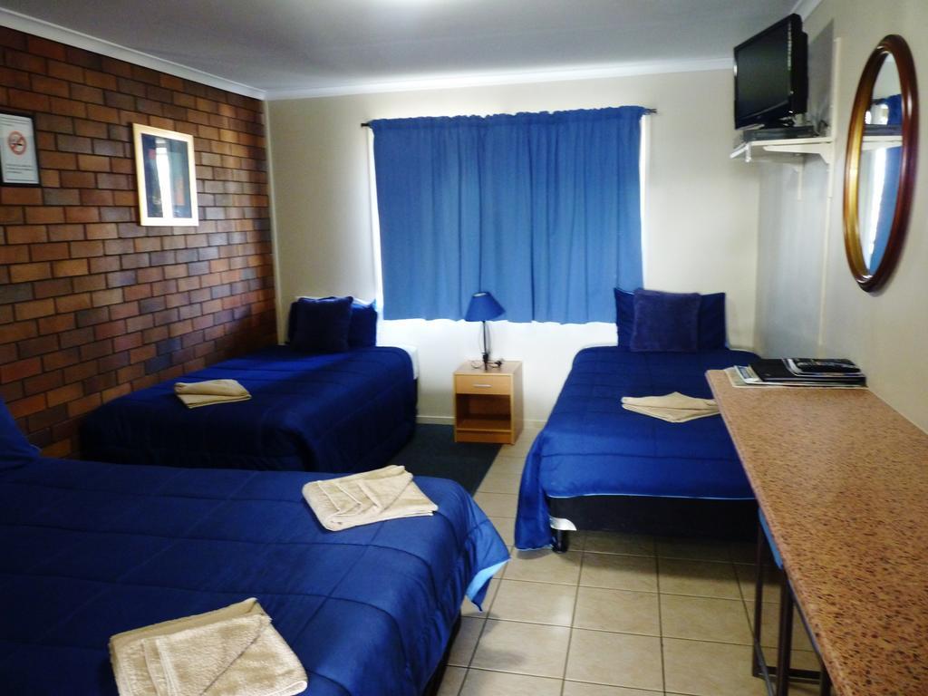 The Gallery Motor Inn Dalby Room photo